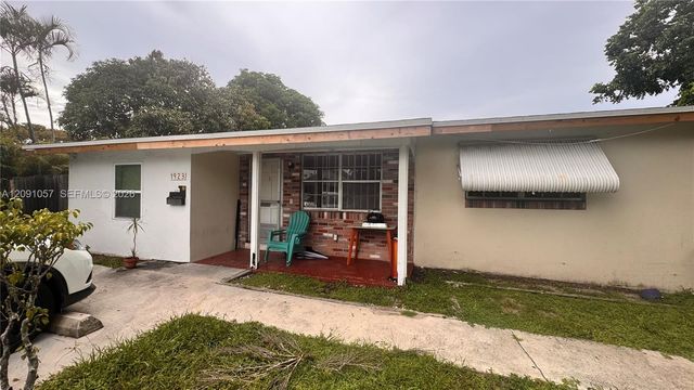 1923 Roosevelt Street 6, Hollywood, FL 33020