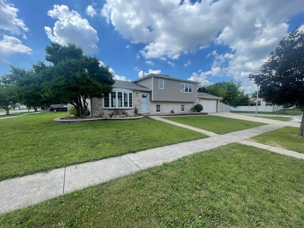 793 SIX PINES Drive, Romeoville, IL 60446 — photo 2
