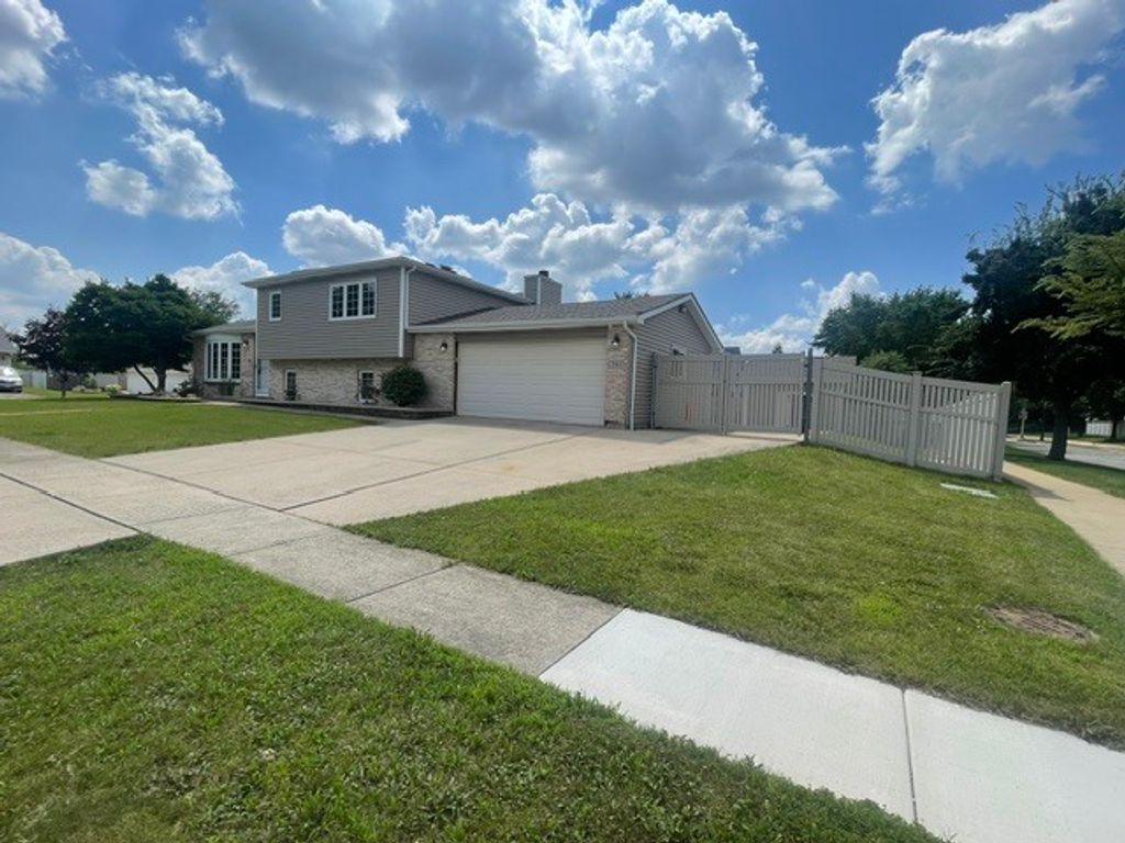 793 SIX PINES Drive, Romeoville, IL 60446 — photo 3