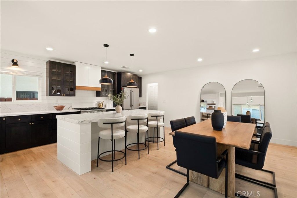 Image 16 of property listing at 2920 Bancroft Street, San Diego, CA 92104