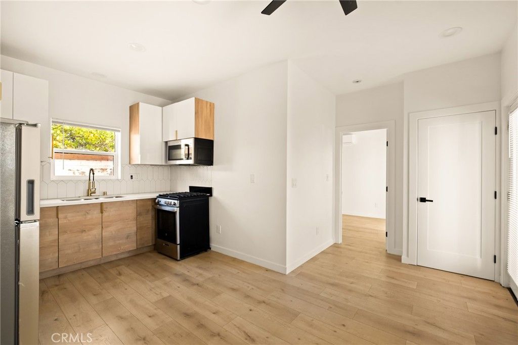 Image 32 of property listing at 2920 Bancroft Street, San Diego, CA 92104