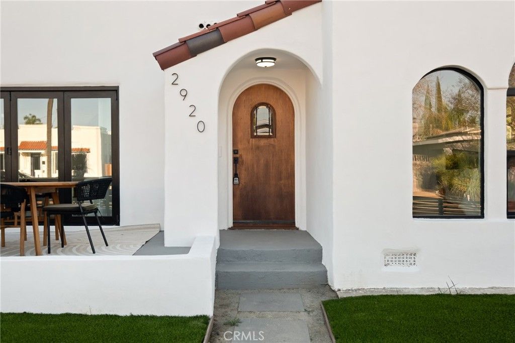 Image 5 of property listing at 2920 Bancroft Street, San Diego, CA 92104