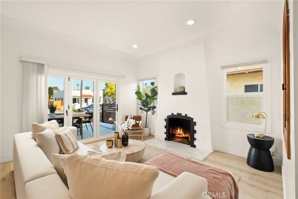 Image 9 of property listing at 2920 Bancroft Street, San Diego, CA 92104