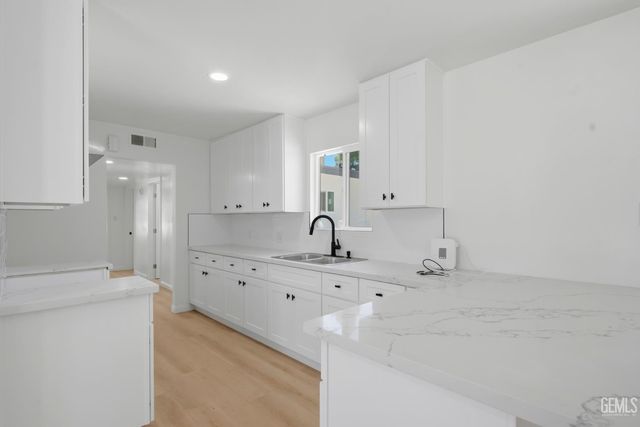 3412 Century Drive, Bakersfield, CA 93306