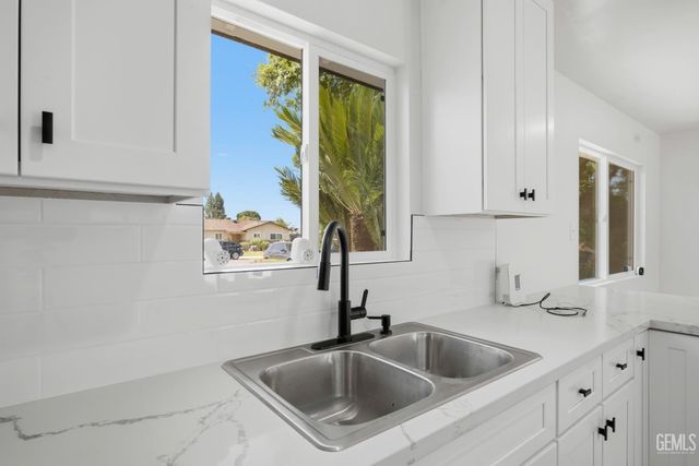 3412 Century Drive, Bakersfield, CA 93306