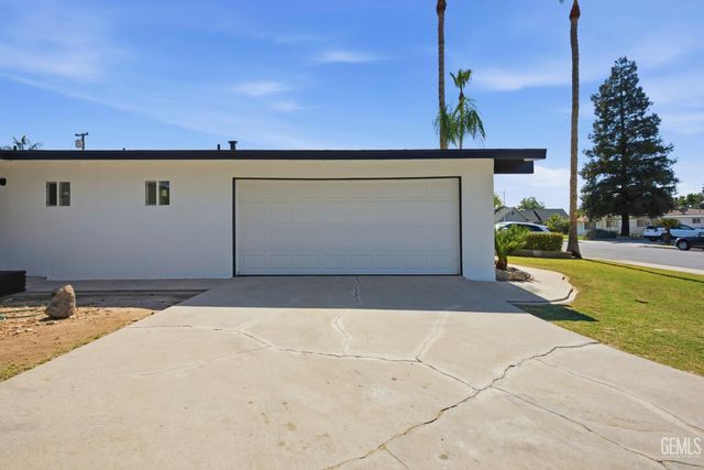 3412 Century Drive, Bakersfield, CA 93306