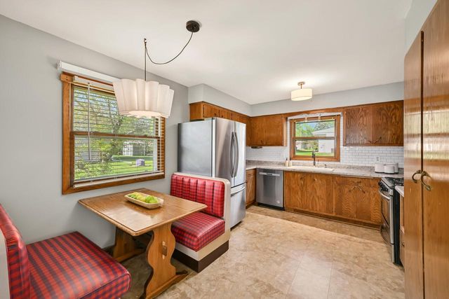 6093 Thornapple DRIVE, Greendale, WI 53129