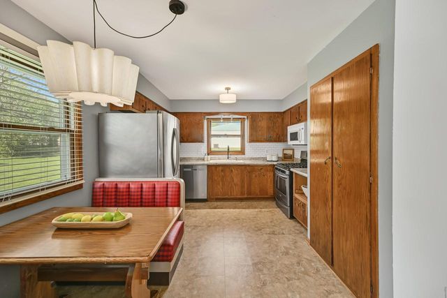 6093 Thornapple DRIVE, Greendale, WI 53129