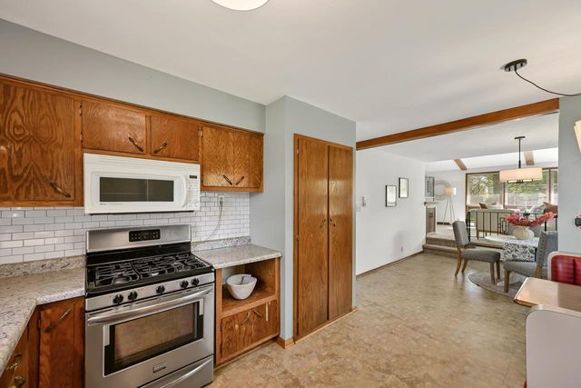 6093 Thornapple DRIVE, Greendale, WI 53129