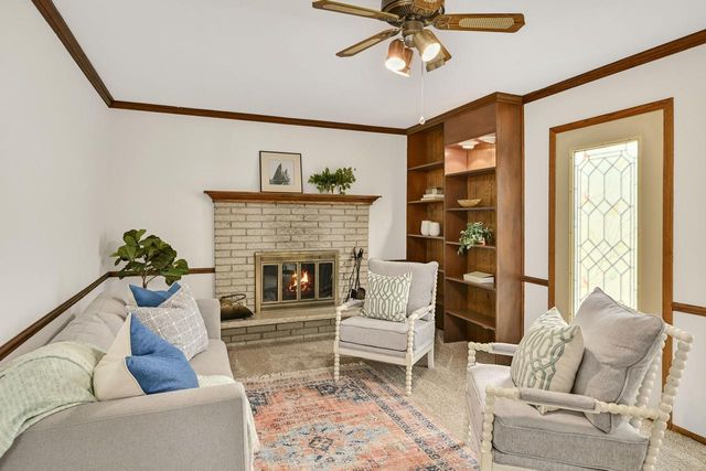 6093 Thornapple DRIVE, Greendale, WI 53129