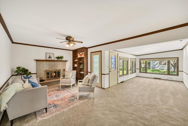 6093 Thornapple DRIVE, Greendale, WI 53129