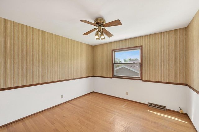 6093 Thornapple DRIVE, Greendale, WI 53129