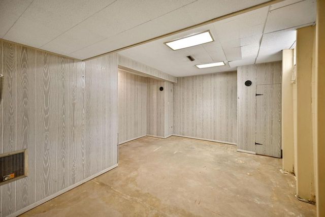 6093 Thornapple DRIVE, Greendale, WI 53129