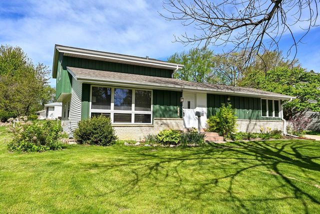 6093 Thornapple DRIVE, Greendale, WI 53129