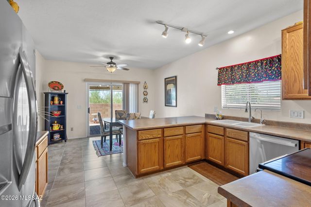 3673 W Camino De Talia, Tucson, AZ 85741