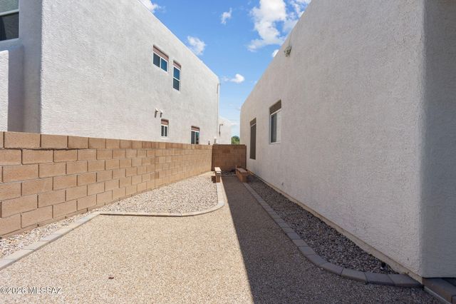3673 W Camino De Talia, Tucson, AZ 85741