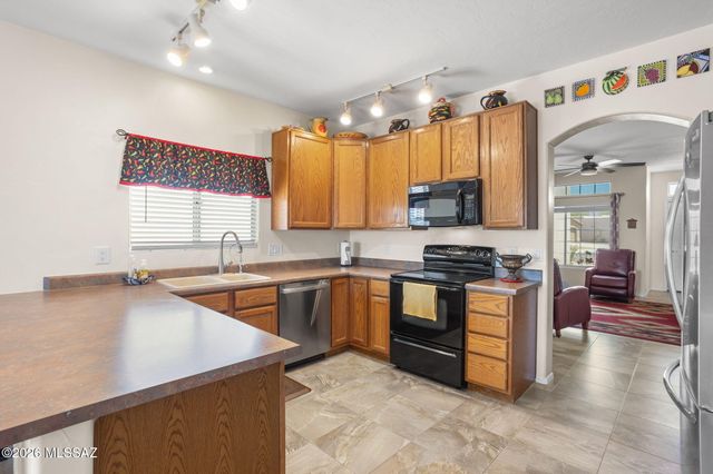 3673 W Camino De Talia, Tucson, AZ 85741