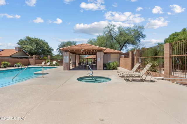 3673 W Camino De Talia, Tucson, AZ 85741