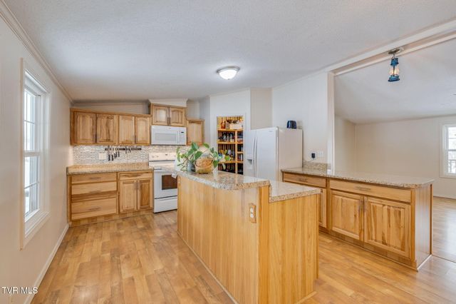 7185 Snapps Ferry Road, Afton, TN 37616