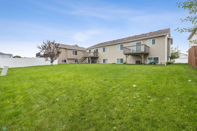 922 31st Avenue W, West Fargo, ND 58078