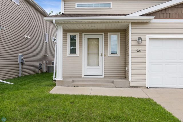 922 31st Avenue W, West Fargo, ND 58078