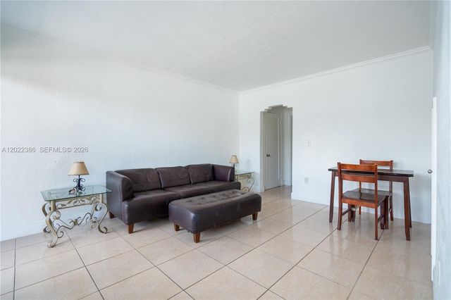 7435 Harding Ave 204, Miami Beach, FL 33141