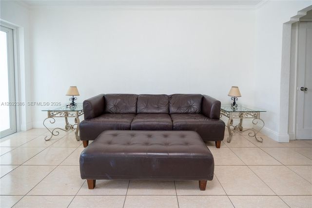 7435 Harding Ave 204, Miami Beach, FL 33141