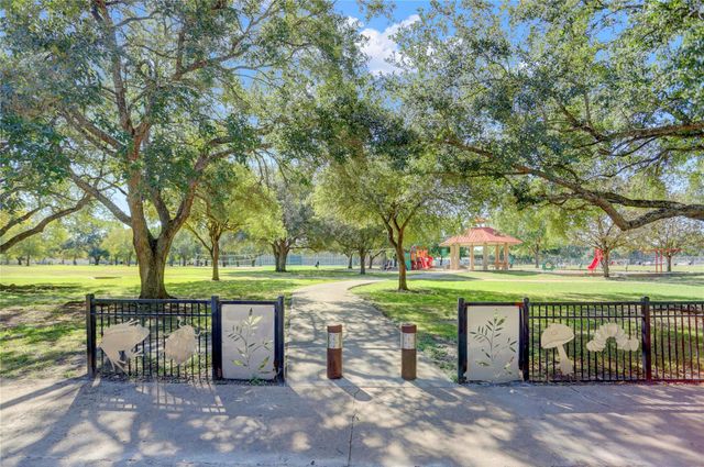 4421 Willowbend Boulevard, Houston, TX 77035