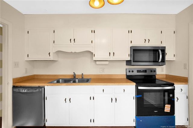 2092 Lakeridge Drive, Fayetteville, NC 28304