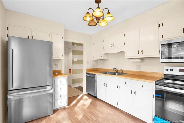 2092 Lakeridge Drive, Fayetteville, NC 28304