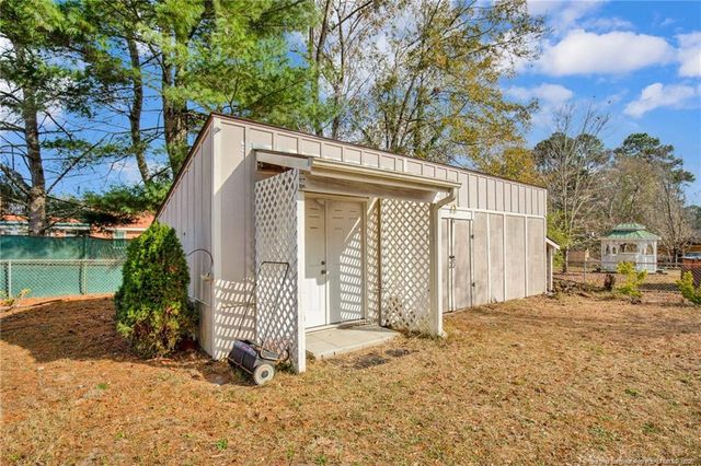 2092 Lakeridge Drive, Fayetteville, NC 28304