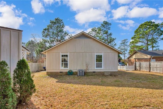 2092 Lakeridge Drive, Fayetteville, NC 28304