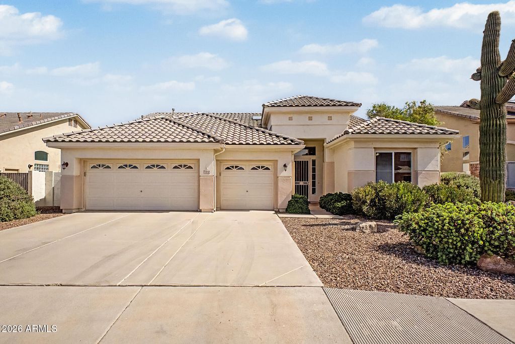 1528 E LAREDO Street, Chandler, AZ 85225
