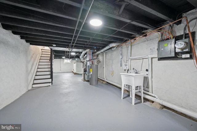 5608 THOMAS AVE, Philadelphia, PA 19143