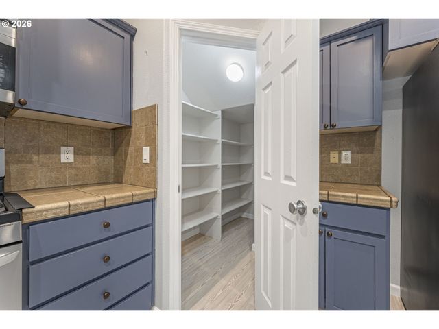 1271 Se LEANDER St, Hillsboro, OR 97123