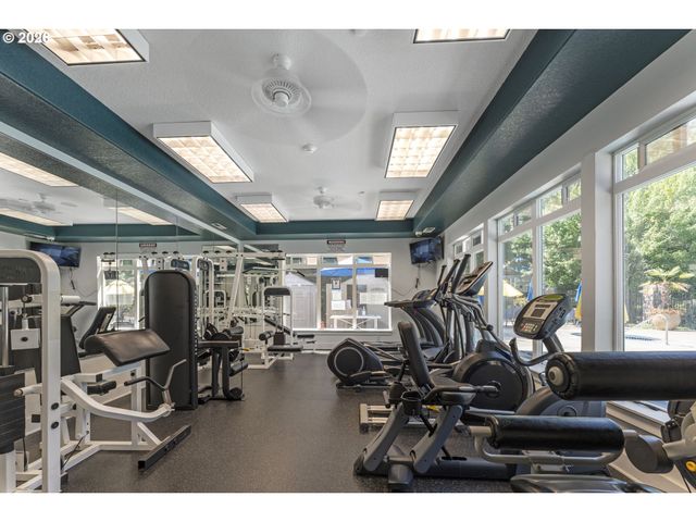 1271 Se LEANDER St, Hillsboro, OR 97123