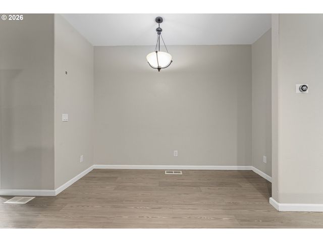 1271 Se LEANDER St, Hillsboro, OR 97123
