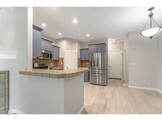 1271 Se LEANDER St, Hillsboro, OR 97123