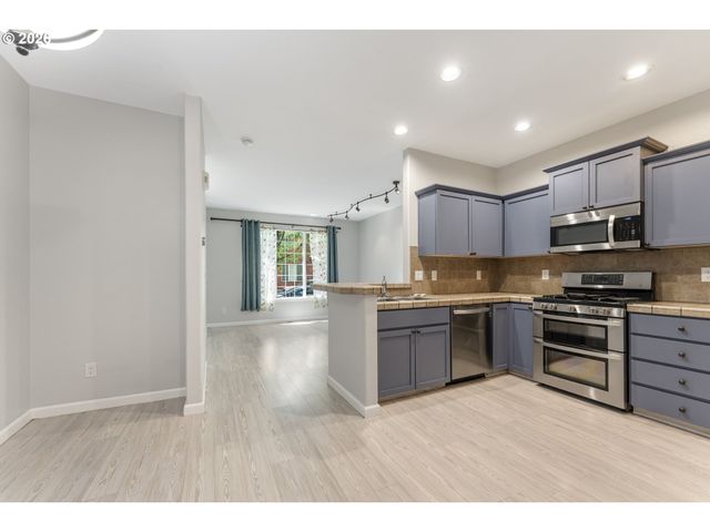 1271 Se LEANDER St, Hillsboro, OR 97123
