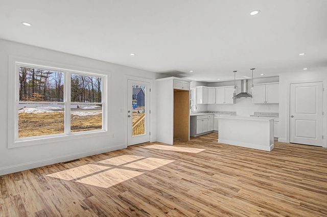 101 Elsa Lane, Essex, VT 05452
