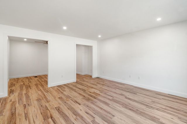 101 Elsa Lane, Essex, VT 05452
