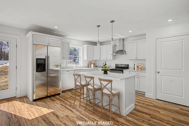 101 Elsa Lane, Essex, VT 05452