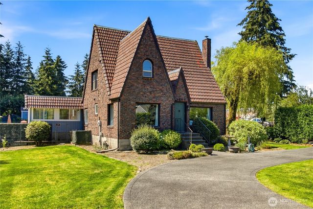 2504 72nd Street E, Tacoma, WA 98404