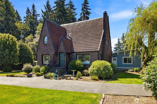 2504 72nd Street E, Tacoma, WA 98404