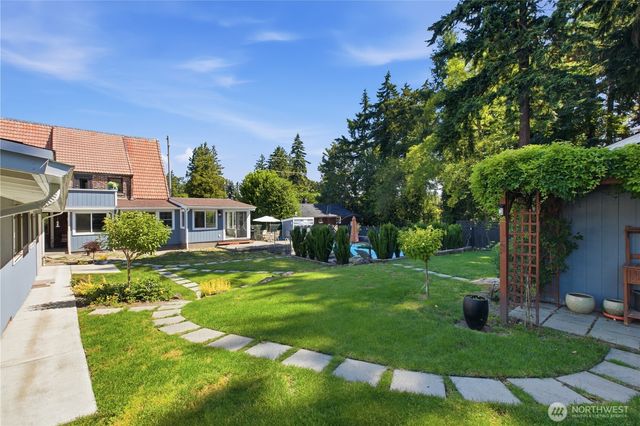 2504 72nd Street E, Tacoma, WA 98404