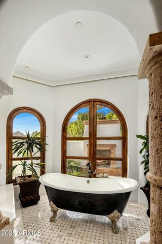 7533 N 70TH Street, Paradise Valley, AZ 85253