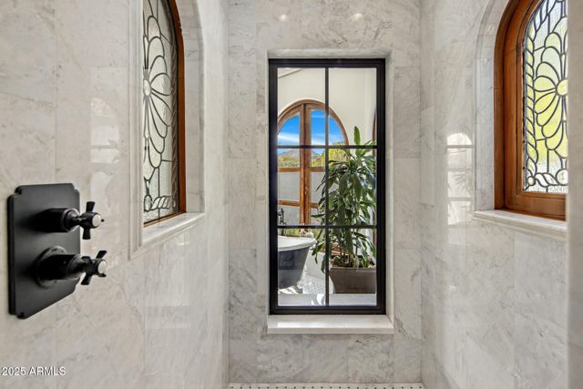 7533 N 70TH Street, Paradise Valley, AZ 85253