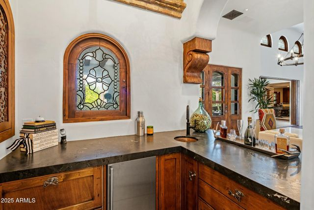 7533 N 70TH Street, Paradise Valley, AZ 85253