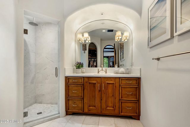 7533 N 70TH Street, Paradise Valley, AZ 85253