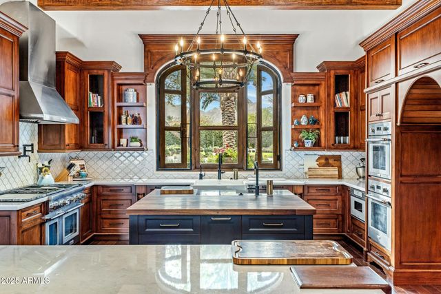 7533 N 70TH Street, Paradise Valley, AZ 85253